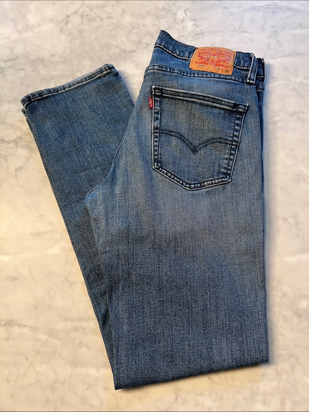 Levi’s 541 jeans. Men’s 32X 34. Medium blue wash.